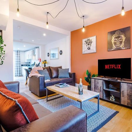 Pristine 2-Bed House In Chester By 53 Degrees Property, Ideal For Families & Small Groups, Great Location - Sleeps 6 Hough Green Zewnętrze zdjęcie