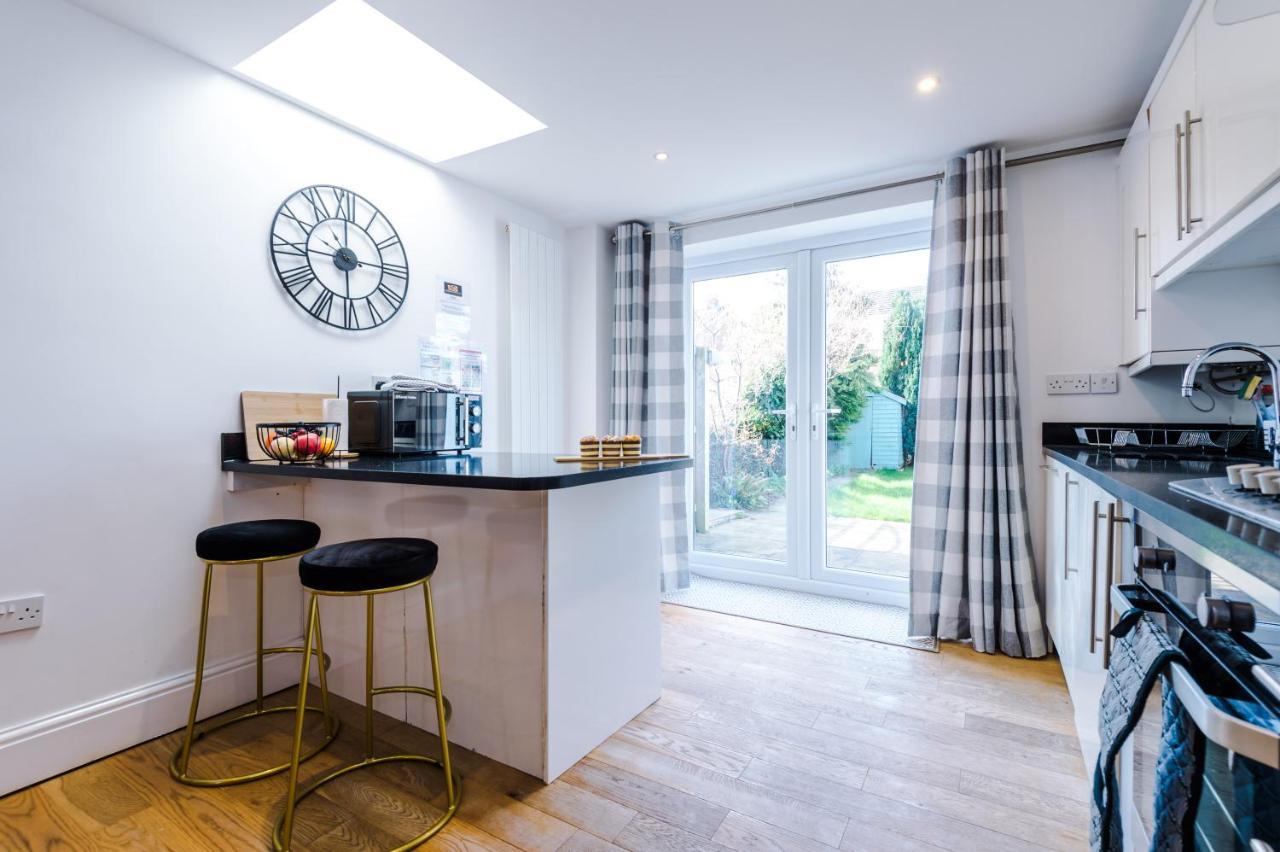Pristine 2-Bed House In Chester By 53 Degrees Property, Ideal For Families & Small Groups, Great Location - Sleeps 6 Hough Green Zewnętrze zdjęcie