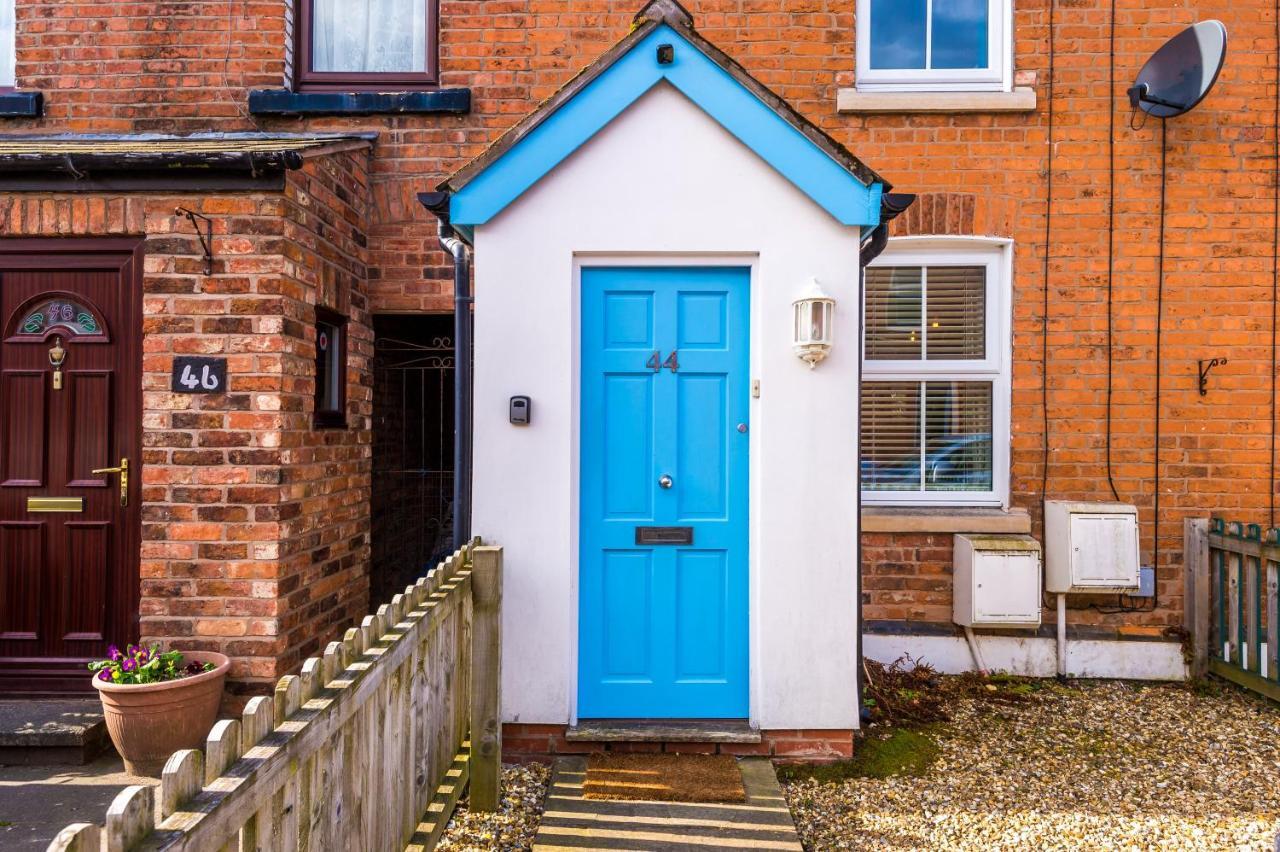 Pristine 2-Bed House In Chester By 53 Degrees Property, Ideal For Families & Small Groups, Great Location - Sleeps 6 Hough Green Zewnętrze zdjęcie