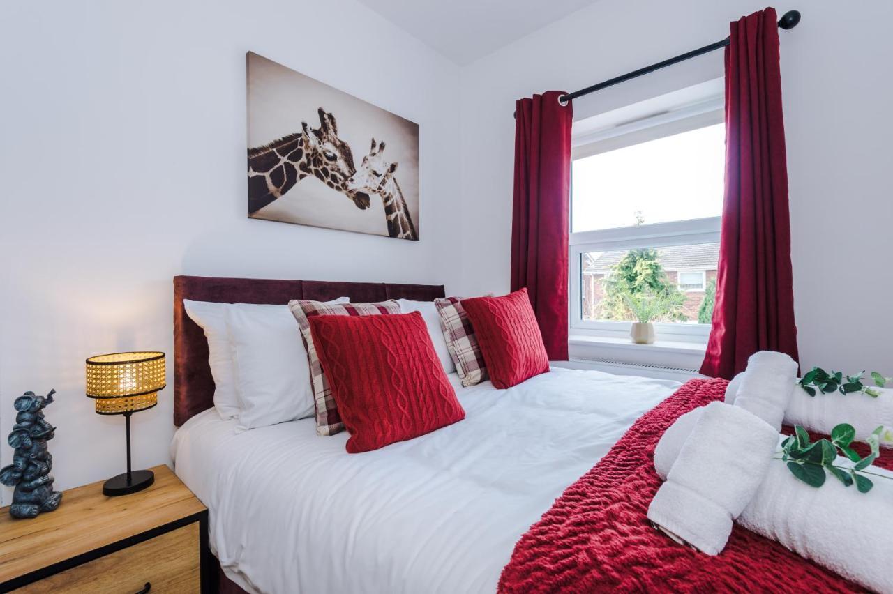 Pristine 2-Bed House In Chester By 53 Degrees Property, Ideal For Families & Small Groups, Great Location - Sleeps 6 Hough Green Zewnętrze zdjęcie