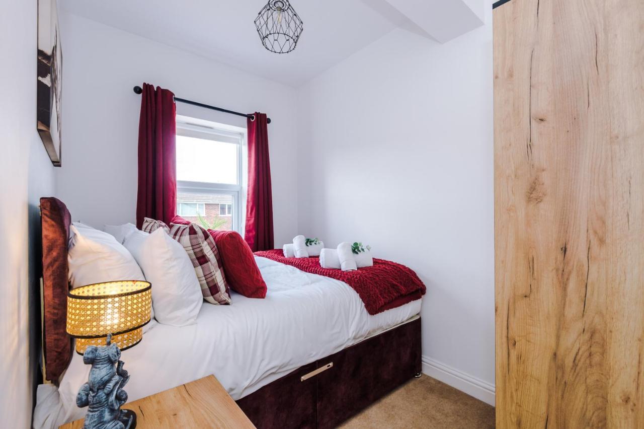 Pristine 2-Bed House In Chester By 53 Degrees Property, Ideal For Families & Small Groups, Great Location - Sleeps 6 Hough Green Zewnętrze zdjęcie